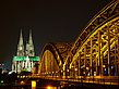 Foto Kölner Dom hinter der Hohenzollernbrücke - Köln