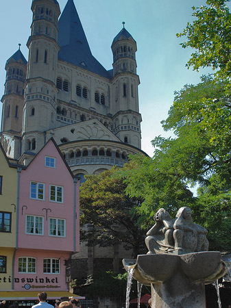 Foto Brunnen der Fischweiber auf Fischmarkt