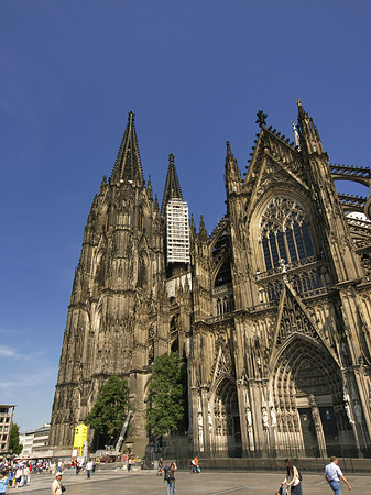 Kölner Dom mit Domhotel Foto 