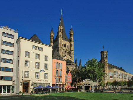 Groß St Martin hinter Fischmarkt