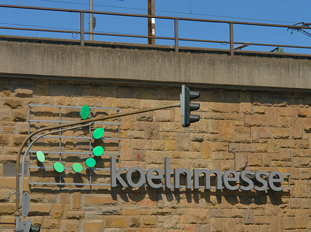 Foto KölnMesse-Schild an Hochbrücke