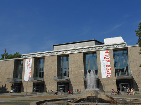 Foto Oper Köln mit Brunnen - Köln