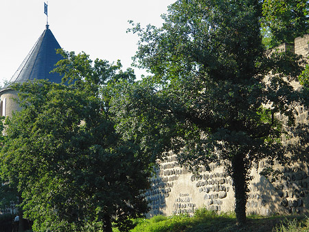 Foto Stadtmauer und Sachsenturm am Sachsenring - Köln